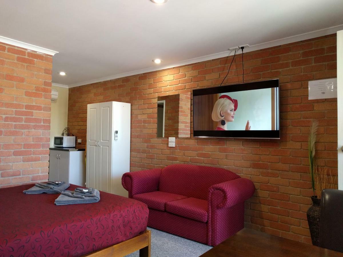 Travellers Inn Kaniva Ngoại thất bức ảnh